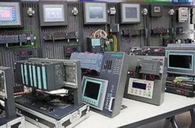 Por que o Siemens S7-400H é o controlador redundante ideal para aplicações industriais críticas?